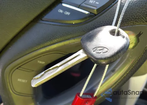 2011 Hyundai Sonata Gls z USA, uszkodzony, nr VIN 5NPEB4AC2BH285970